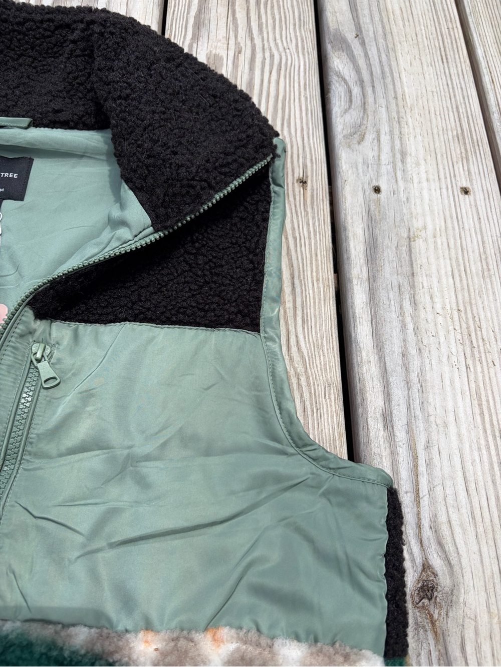 Love Tree Women's Soft Sherpa Bohemian Southwest Vest Medium Green Black Aztec - Picture 4 of 10